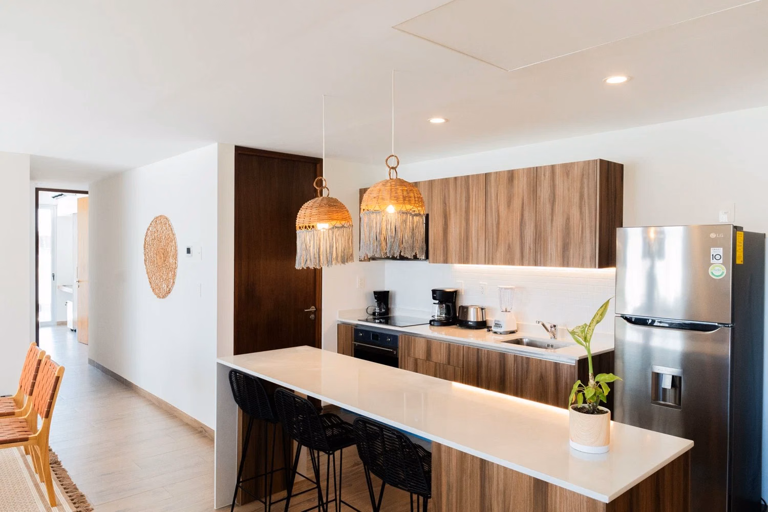 Cocina y comedor en The Leaf